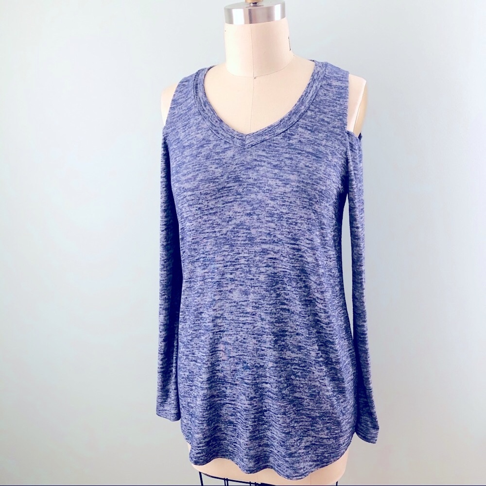 SALE🔥🔥Aqua Cold Shoulder Top (Size Medium)